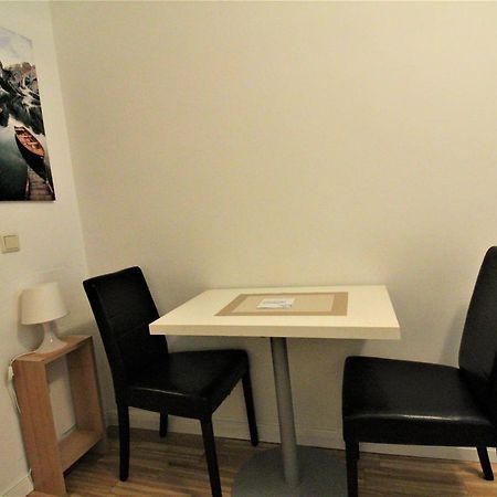 Small Studio Close To City Center Vienne Extérieur photo